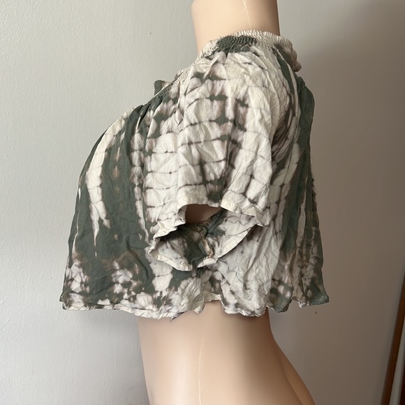 Kiwi + Punch Off The Shoulders Crop Top Tye Dye Green Cream - Picture 4 of 7